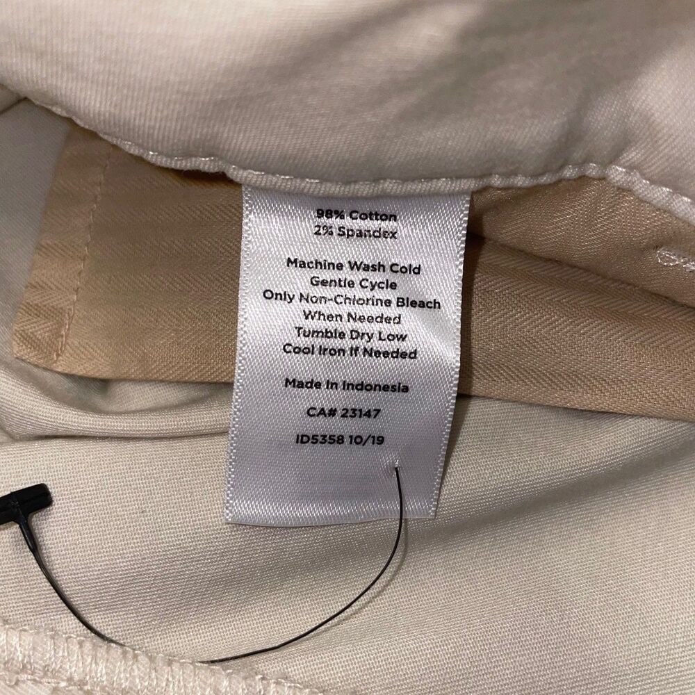 Talbots SZ 10P  Perfect Crop Tan/Beige 3 Button Detail, Stretch, Summer Vacation - Picture 7 of 7